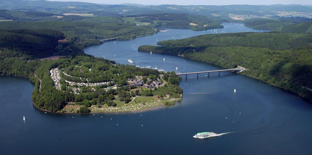 Haus Bahlo - Ferienwohnungen Attendorn Esterno foto